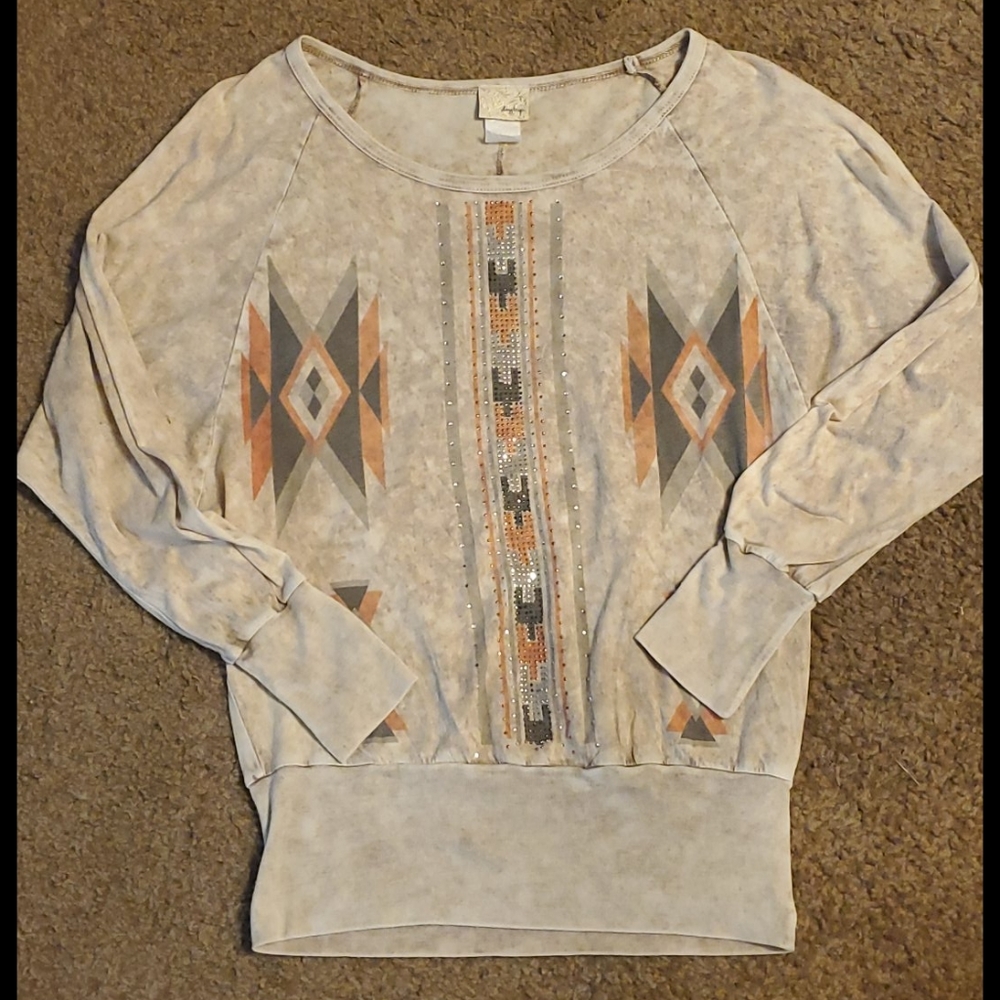 Daytrip aztec shirt size small